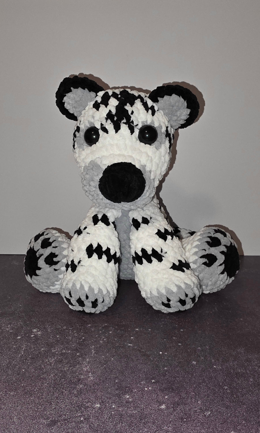 Peluche de tigre tierno con ojos negros